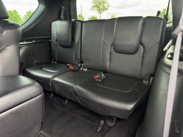 Vehicle image 15 of 42