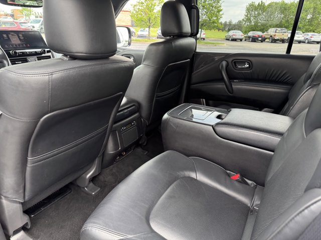 Vehicle image 16 of 42
