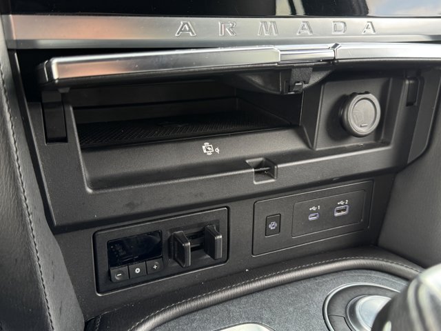 Vehicle image 30 of 42
