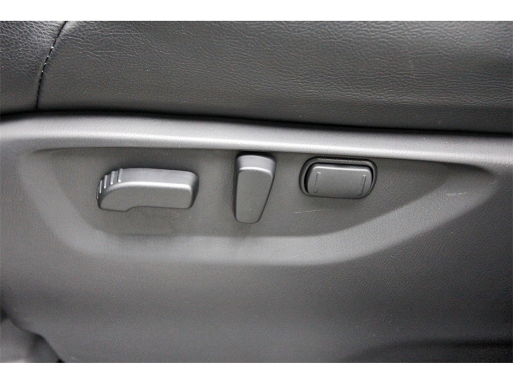 Vehicle image 27 of 31