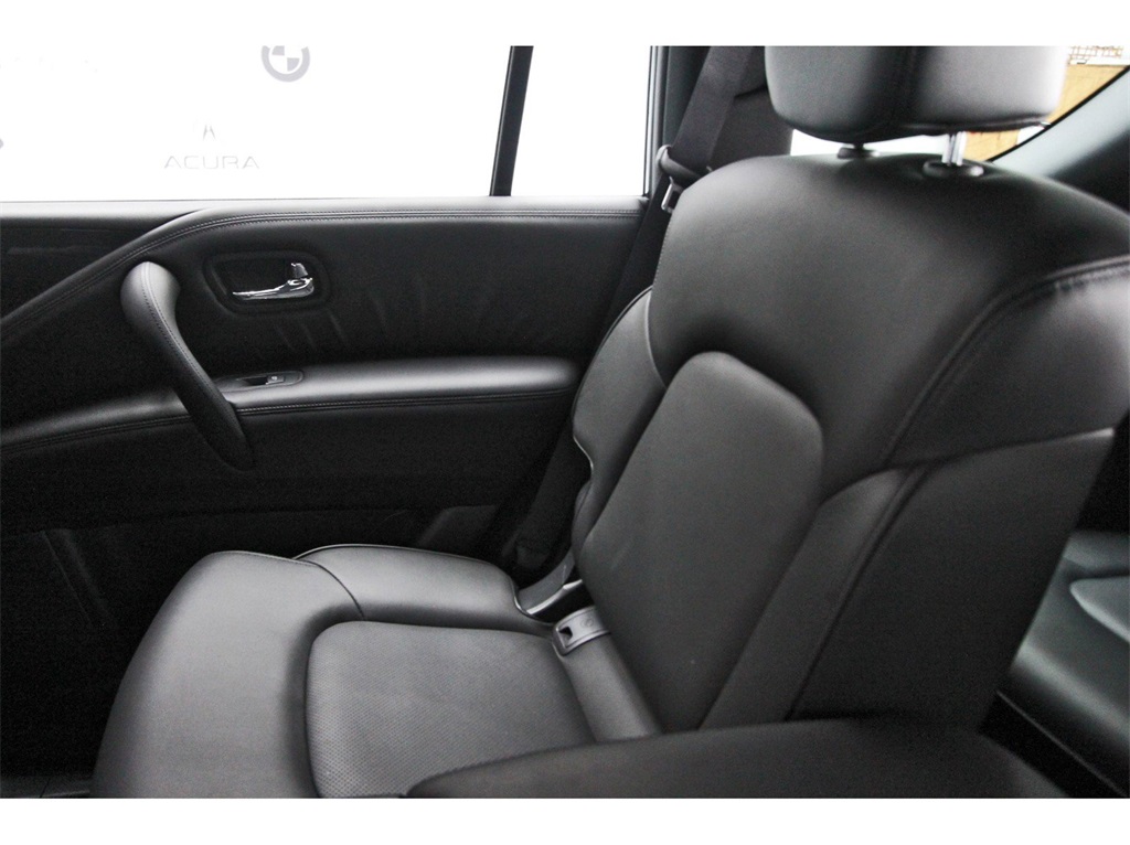 Vehicle image 9 of 31