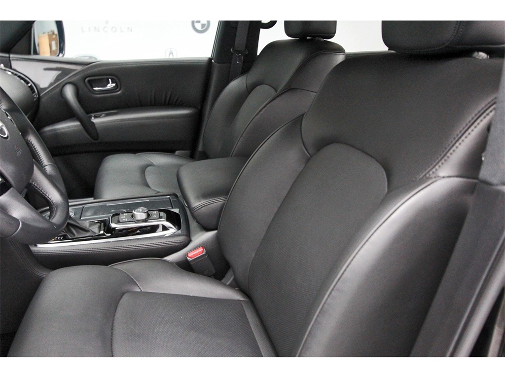 Vehicle image 12 of 31