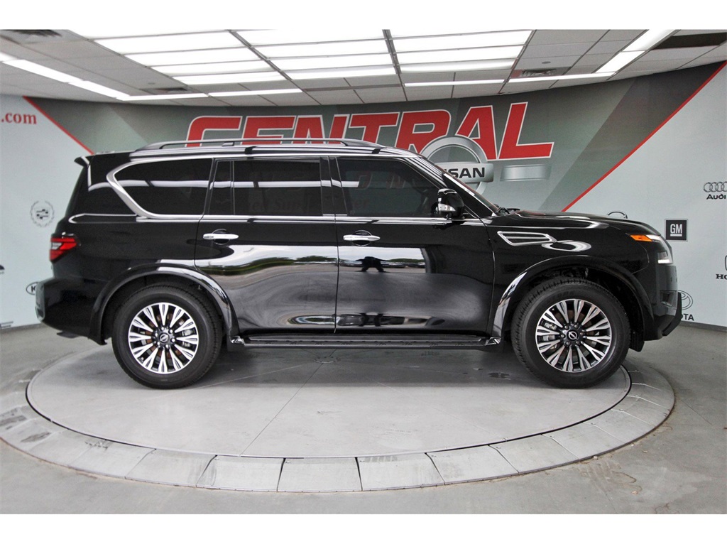 Vehicle image 3 of 31