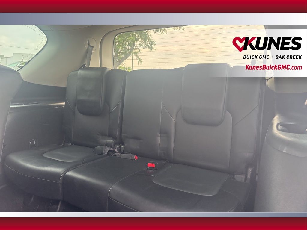 2023 Nissan Armada SV Image 15 of 34