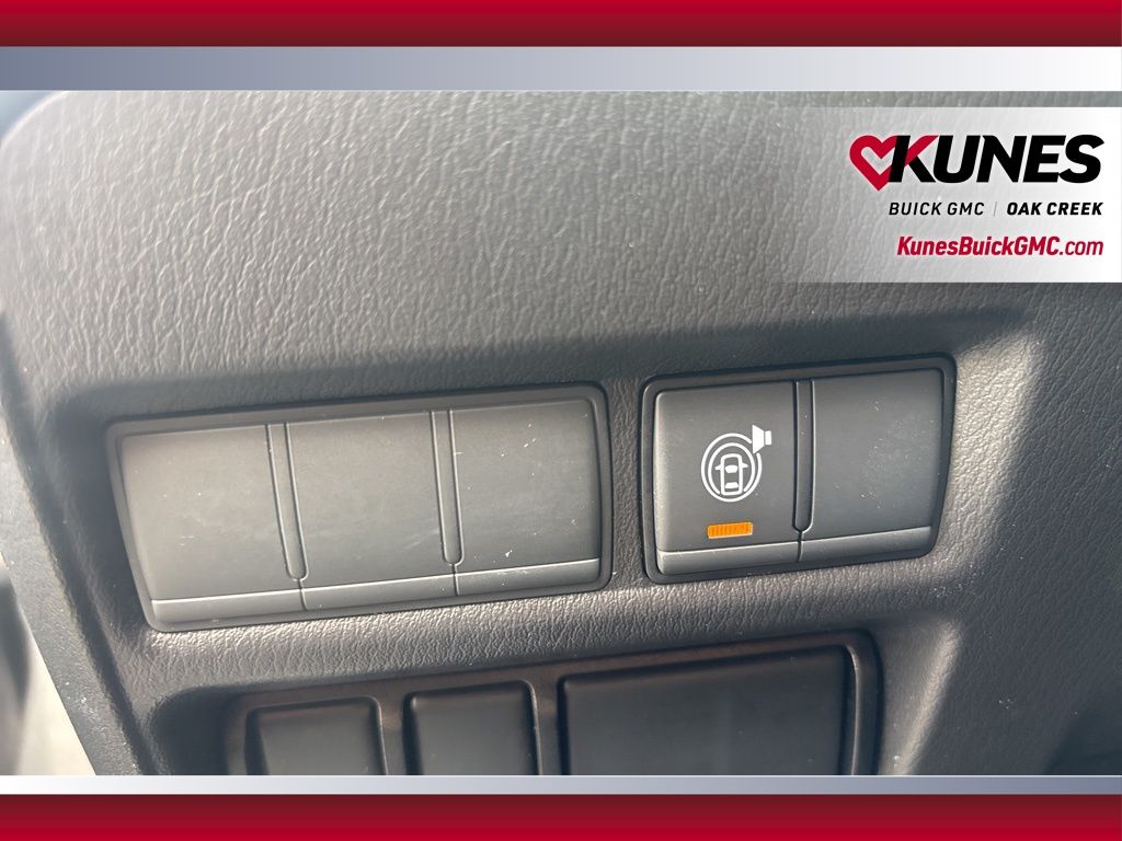 2023 Nissan Armada SV Image 28 of 34