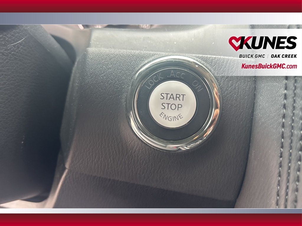 2023 Nissan Armada SV Image 26 of 34