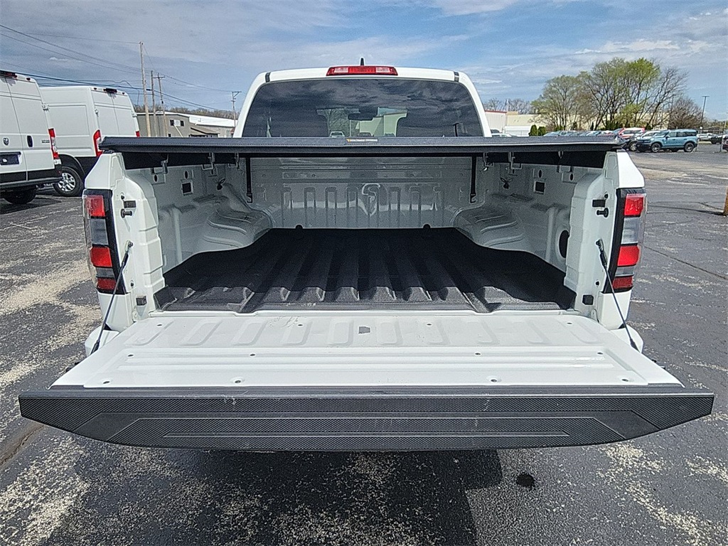 Vehicle image 22 of 24