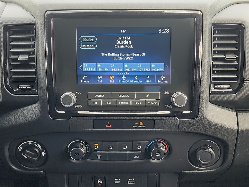 Vehicle image 15 of 24