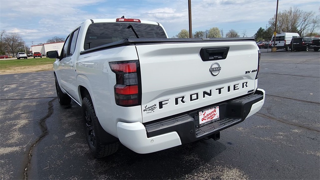 Vehicle image 8 of 24