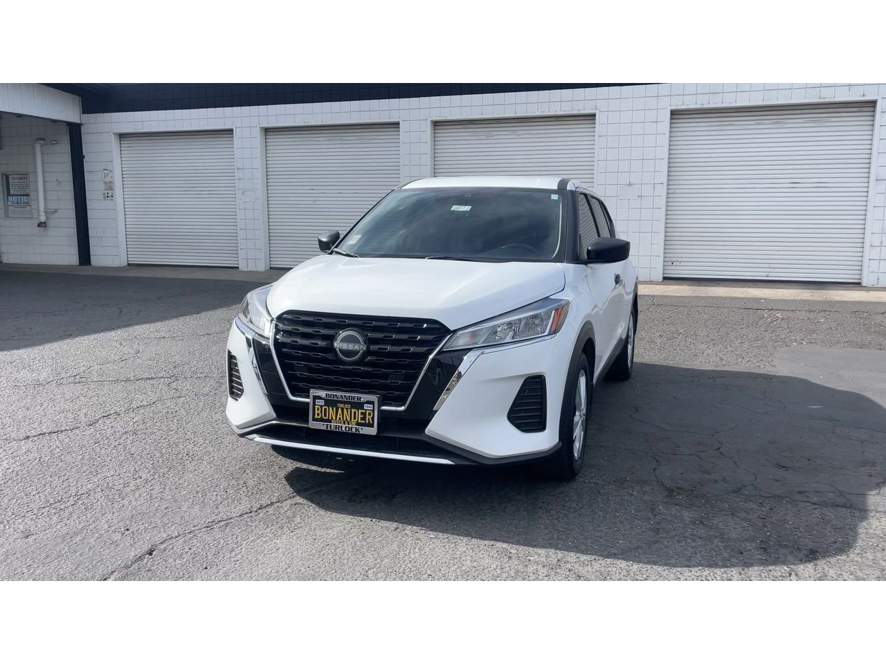2023 Nissan Kicks S Image 1 of 36
