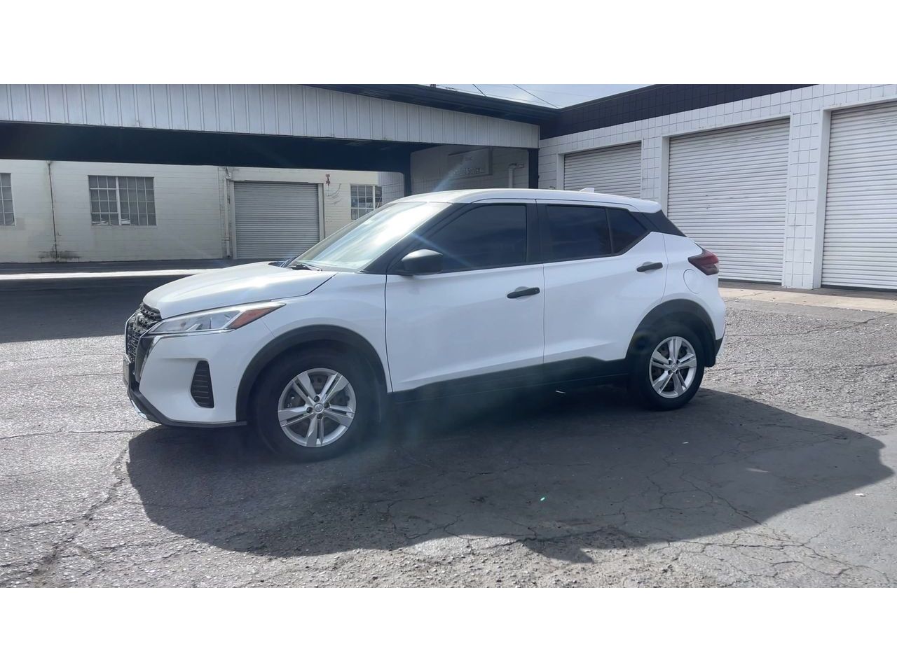 2023 Nissan Kicks S Image 2 of 36