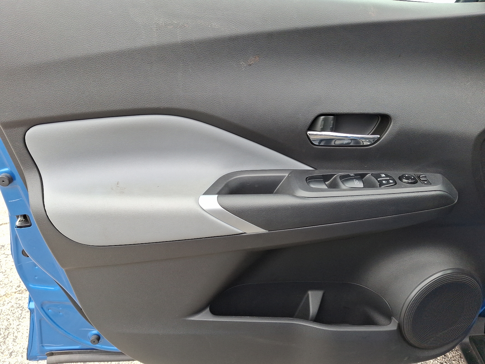 Vehicle image 13 of 31