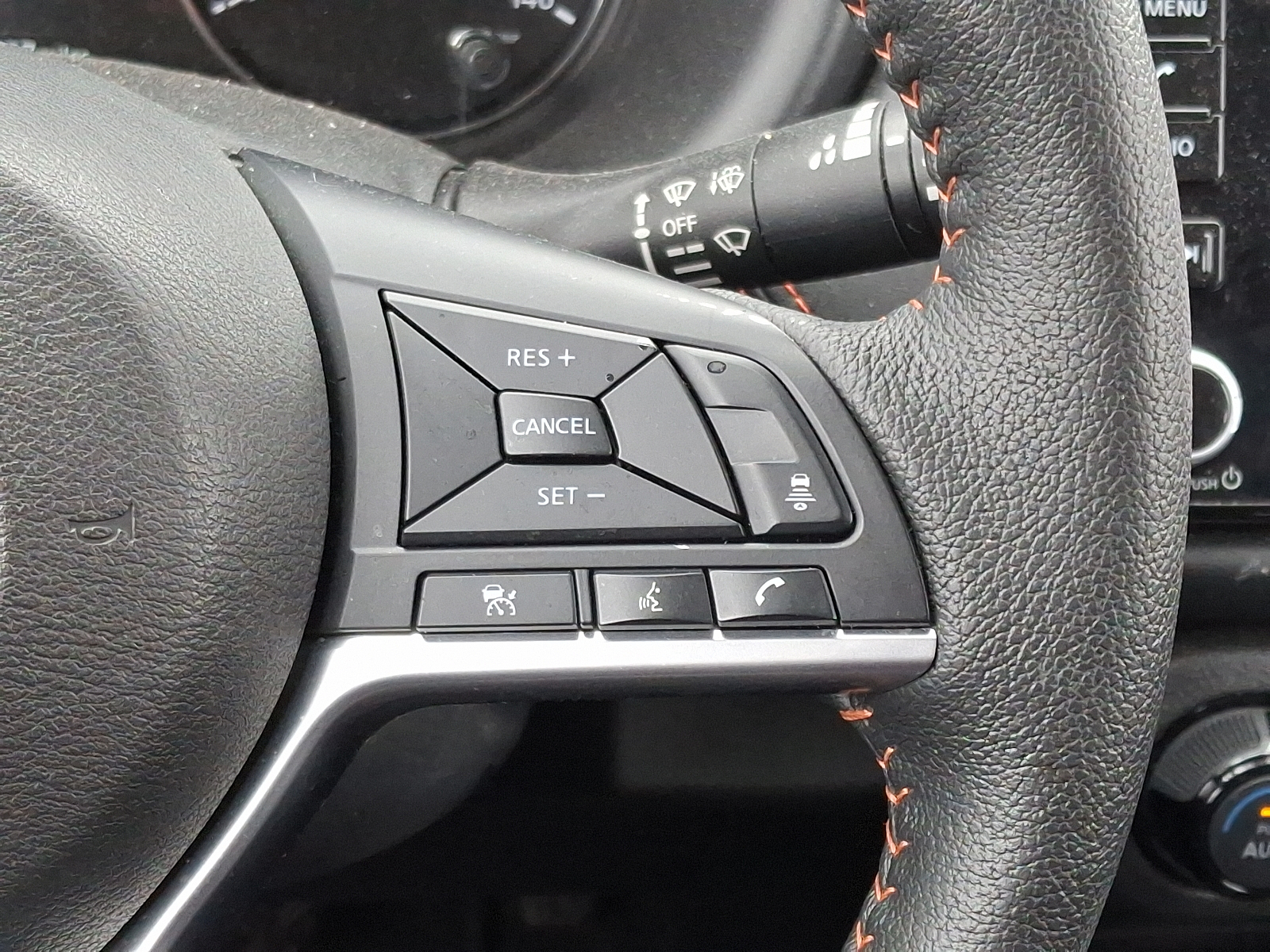 Vehicle image 22 of 31