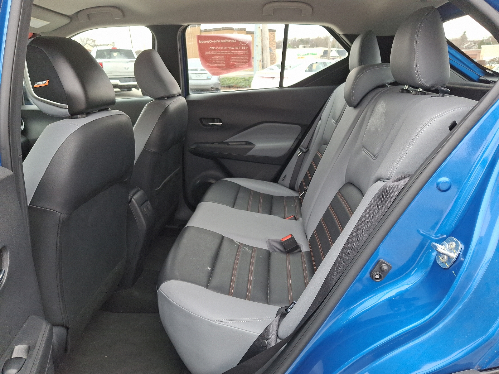Vehicle image 10 of 31