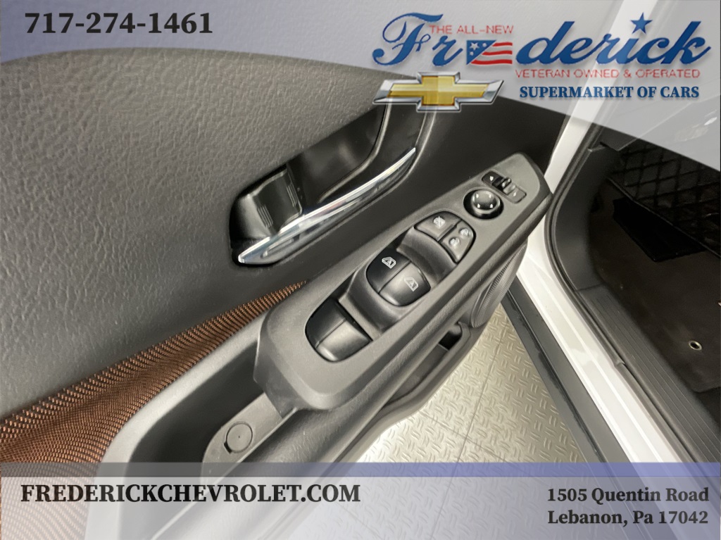 Vehicle image 21 of 31