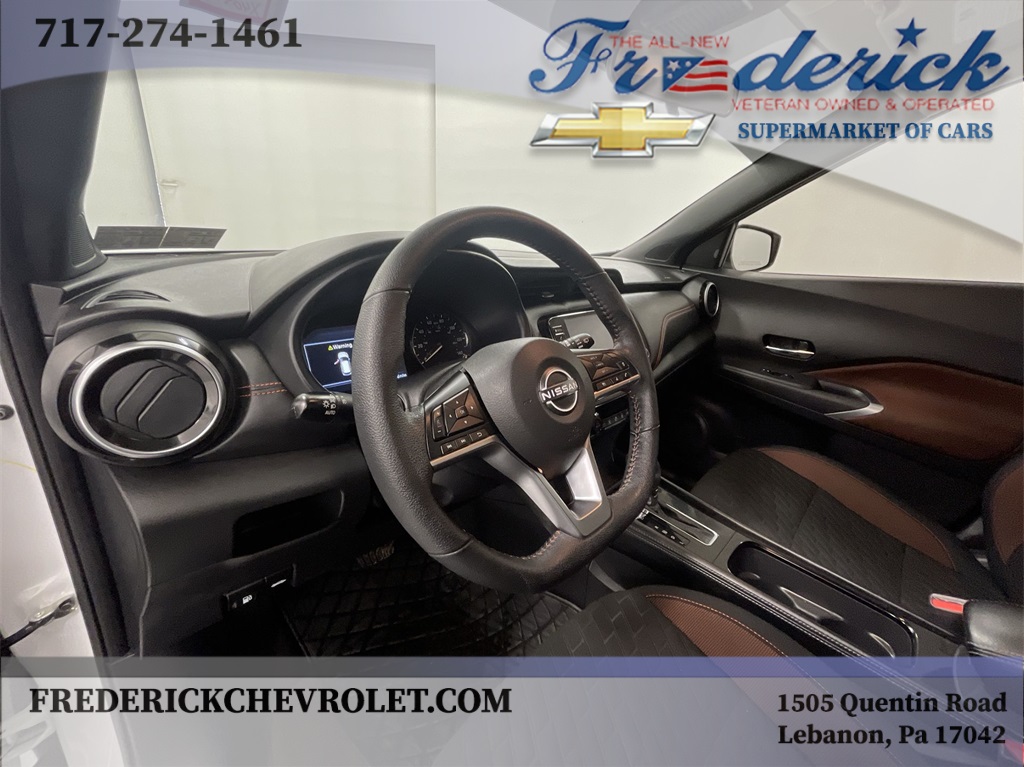 Vehicle image 10 of 31