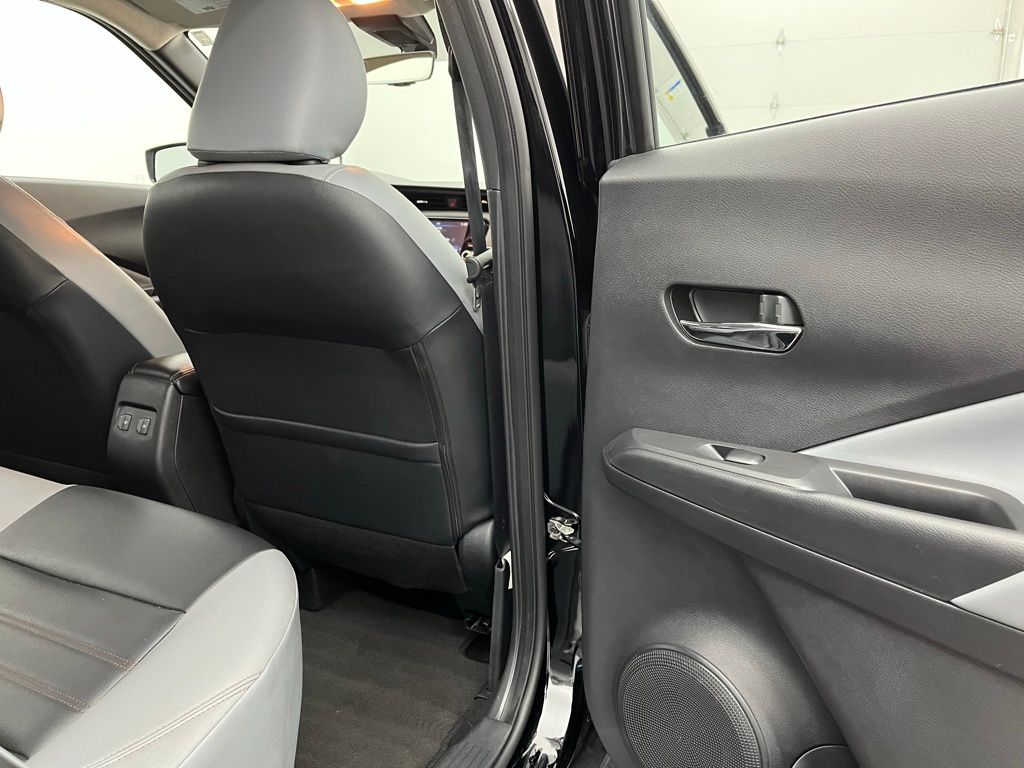 2023 Nissan Kicks SR Image 13 of 33