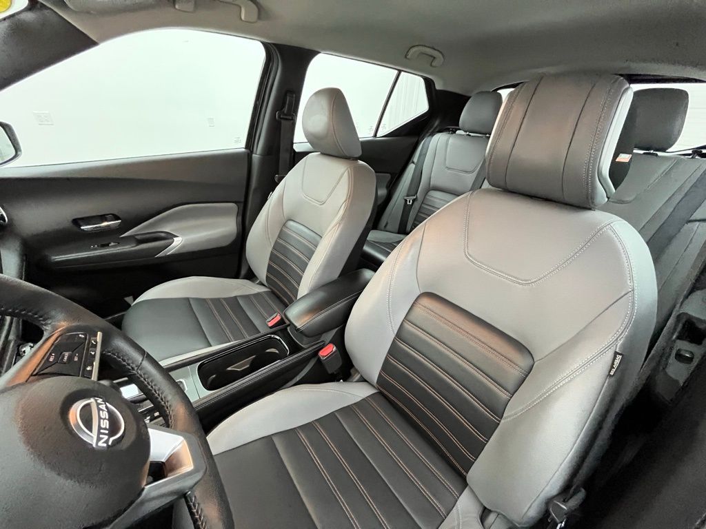 2023 Nissan Kicks SR Image 14 of 33