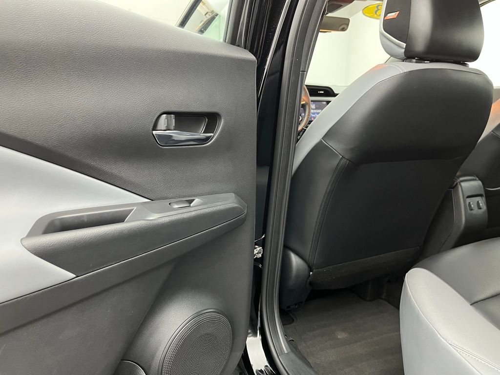 2023 Nissan Kicks SR Image 15 of 33