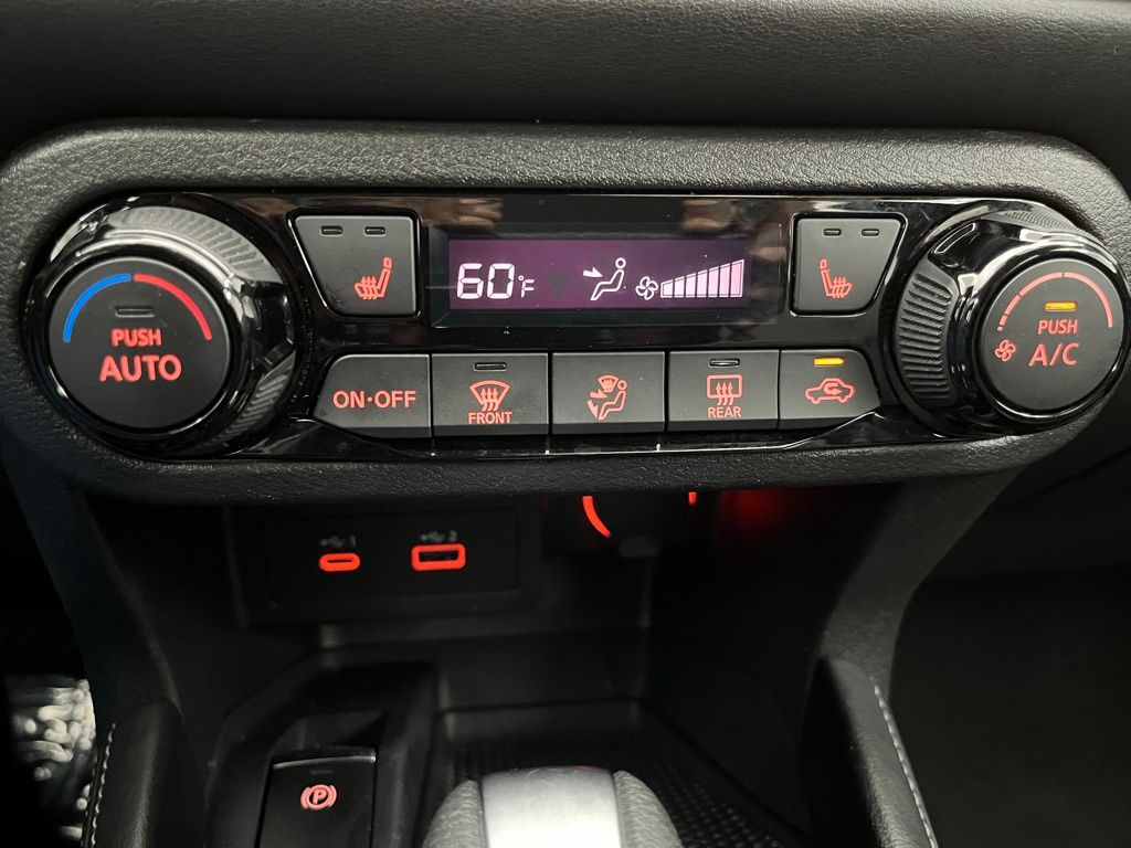 2023 Nissan Kicks SR Image 31 of 33