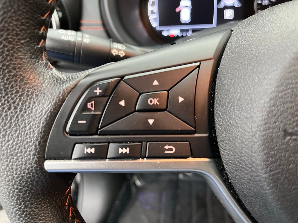 2023 Nissan Kicks SR Image 28 of 33