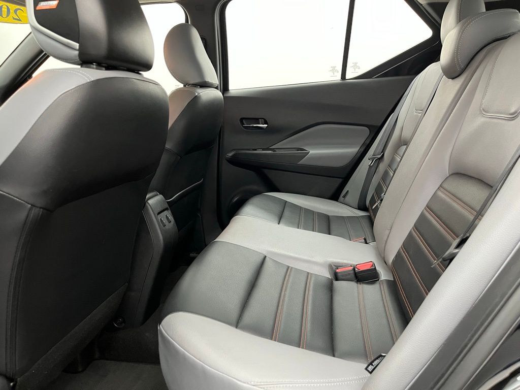 2023 Nissan Kicks SR Image 10 of 33