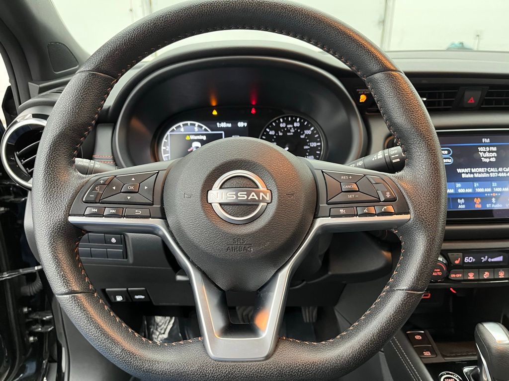 2023 Nissan Kicks SR Image 21 of 33