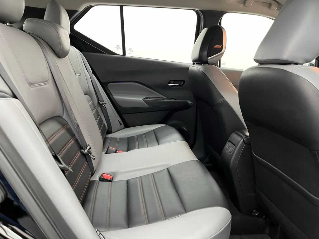 2023 Nissan Kicks SR Image 11 of 33