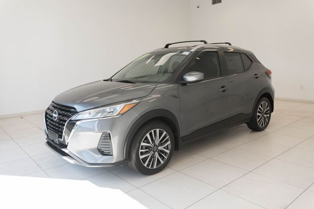 2023 Nissan Kicks SV Image 2 of 30