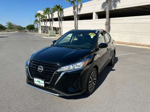 2023 Nissan Kicks SV Image 2 of 14