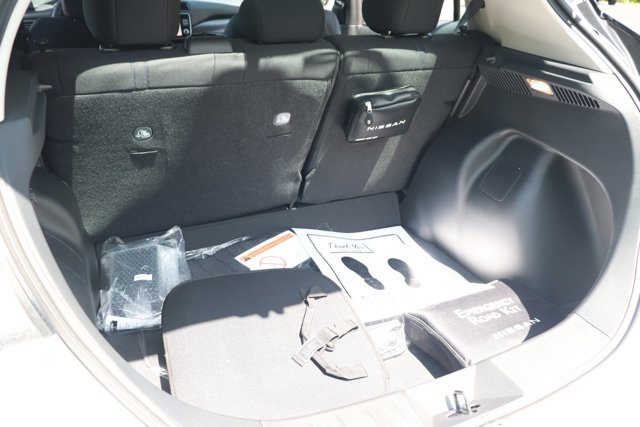 Vehicle image 32 of 33