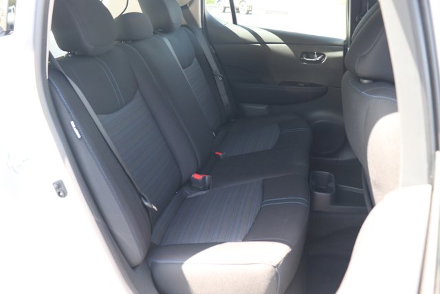 Vehicle image 29 of 33