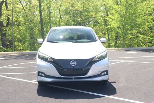 Vehicle image 2 of 33