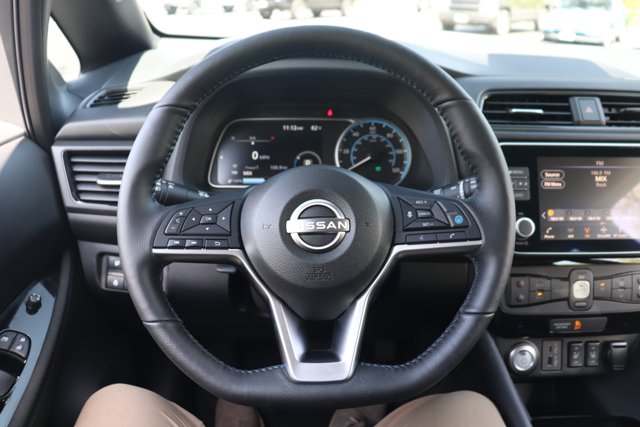 Vehicle image 15 of 33