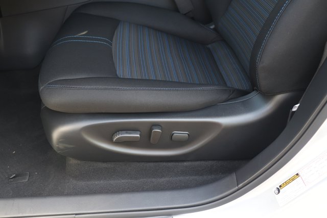 Vehicle image 12 of 33