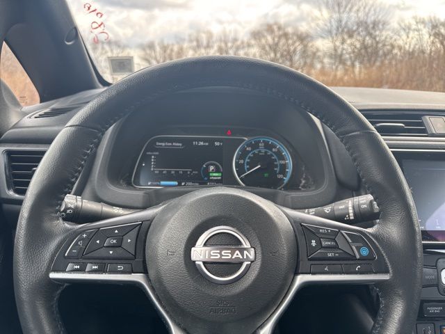 Vehicle image 14 of 22