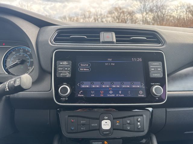 Vehicle image 15 of 22