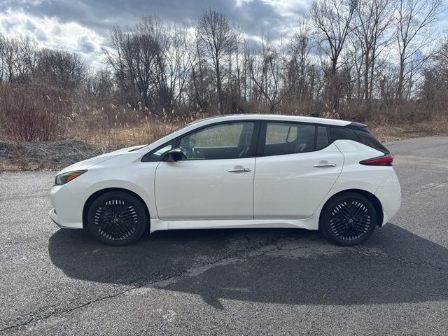 Vehicle image 2 of 22