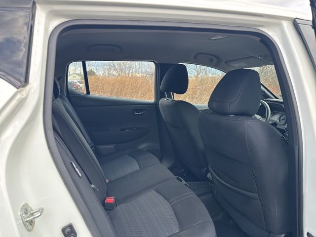 Vehicle image 12 of 22