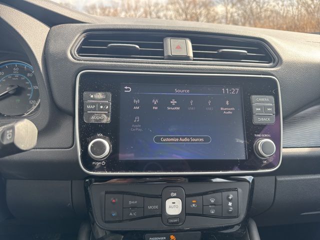 Vehicle image 17 of 22