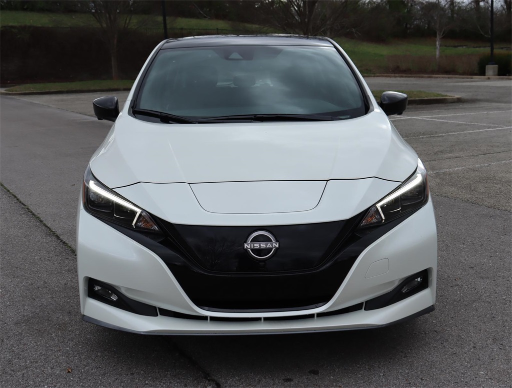 Vehicle image 4 of 39