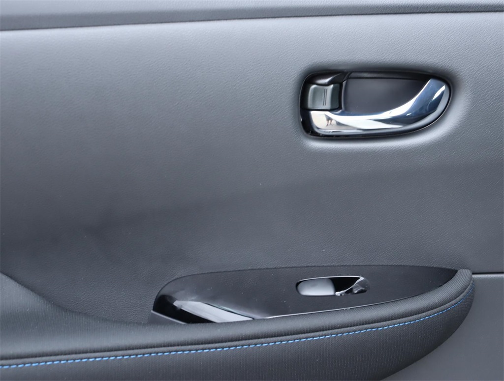 Vehicle image 20 of 39
