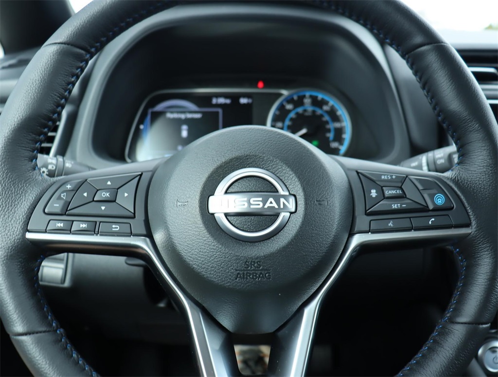 Vehicle image 36 of 39