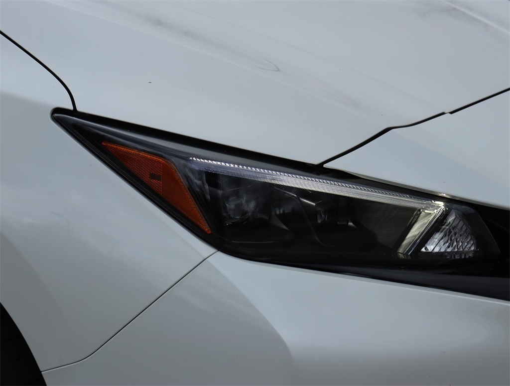 Vehicle image 10 of 39