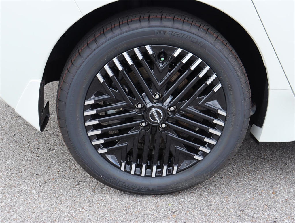 Vehicle image 12 of 39