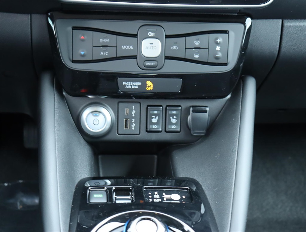 Vehicle image 24 of 39