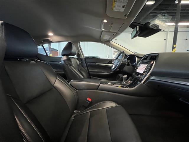 Vehicle image 22 of 25
