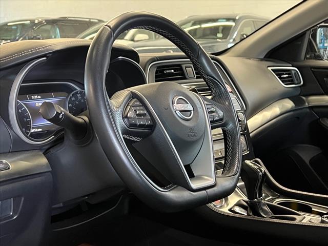 Vehicle image 8 of 25
