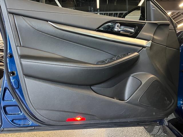 Vehicle image 6 of 25
