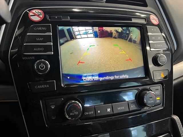 Vehicle image 14 of 25